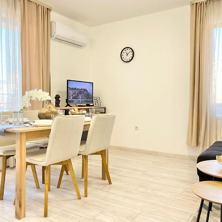 Central Apartment For 4 Guests Next To State Opera Stara Zagora Exteriör bild