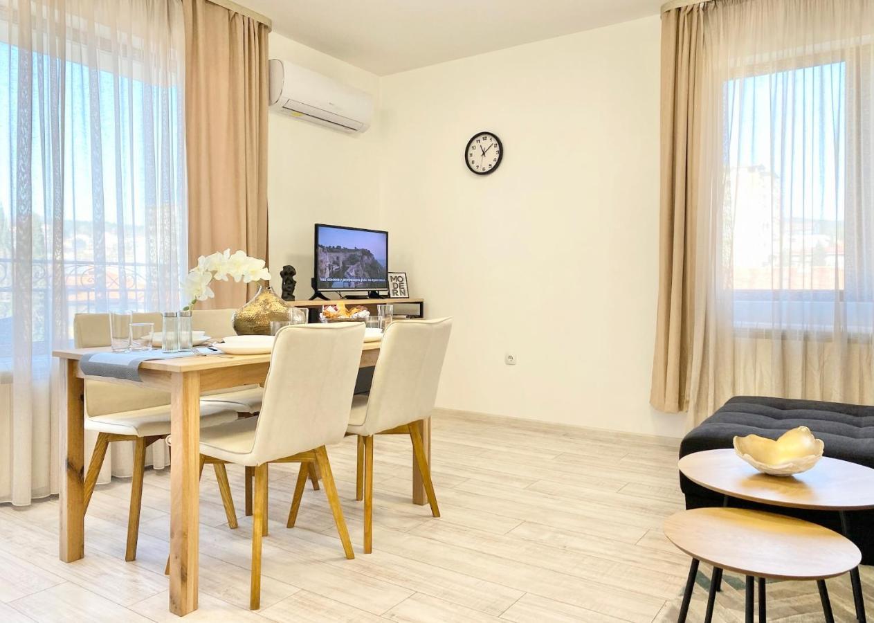 Central Apartment For 4 Guests Next To State Opera Stara Zagora Exteriör bild