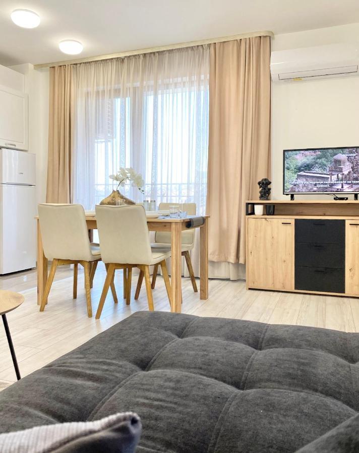 Central Apartment For 4 Guests Next To State Opera Stara Zagora Exteriör bild